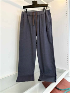 {{productViewItem.photos[photoViewList.activeNavIndex].Alt || productViewItem.photos[photoViewList.activeNavIndex].Description || 'Брюки  LP из льна'}}