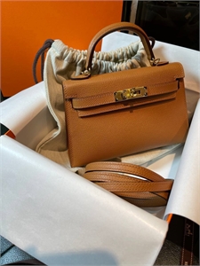{{productViewItem.photos[photoViewList.activeNavIndex].Alt || productViewItem.photos[photoViewList.activeNavIndex].Description || 'Сумка HERMES'}}