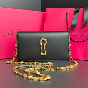 {{productViewItem.photos[photoViewList.activeNavIndex].Alt || productViewItem.photos[photoViewList.activeNavIndex].Description || 'Сумка Schiaparelli'}}