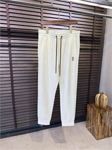 {{productViewItem.photos[photoViewList.activeNavIndex].Alt || productViewItem.photos[photoViewList.activeNavIndex].Description || 'Спортивные штаны BC'}}