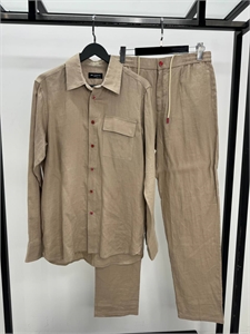 {{productViewItem.photos[photoViewList.activeNavIndex].Alt || productViewItem.photos[photoViewList.activeNavIndex].Description || 'Льняной костюм KITON'}}