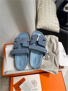 {{productViewItem.photos[photoViewList.activeNavIndex].Alt || productViewItem.photos[photoViewList.activeNavIndex].Description || 'Тапочки HERMES'}}