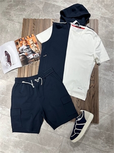 {{productViewItem.photos[photoViewList.activeNavIndex].Alt || productViewItem.photos[photoViewList.activeNavIndex].Description || 'Прогулочный костюм ELEVENTY'}}
