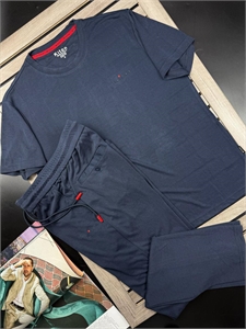 {{productViewItem.photos[photoViewList.activeNavIndex].Alt || productViewItem.photos[photoViewList.activeNavIndex].Description || 'Прогулочный костюм KITON'}}