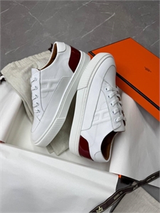 {{productViewItem.photos[photoViewList.activeNavIndex].Alt || productViewItem.photos[photoViewList.activeNavIndex].Description || 'Кеды HERMES'}}