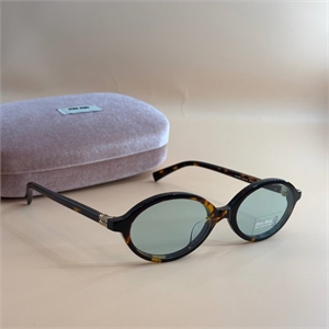 {{productViewItem.photos[photoViewList.activeNavIndex].Alt || productViewItem.photos[photoViewList.activeNavIndex].Description || 'Очки MIU MIU'}}