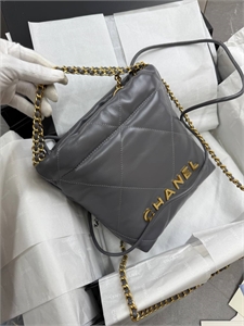 {{productViewItem.photos[photoViewList.activeNavIndex].Alt || productViewItem.photos[photoViewList.activeNavIndex].Description || 'Сумка CHANEL'}}