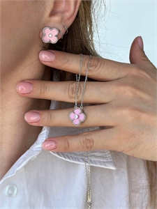 {{productViewItem.photos[photoViewList.activeNavIndex].Alt || productViewItem.photos[photoViewList.activeNavIndex].Description || 'Серьги Van Cleef'}}