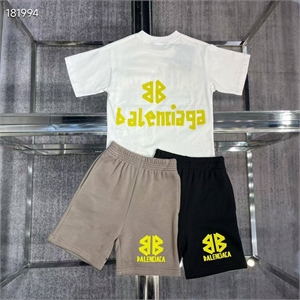{{productViewItem.photos[photoViewList.activeNavIndex].Alt || productViewItem.photos[photoViewList.activeNavIndex].Description || 'Костюм BALENCIAGA'}}