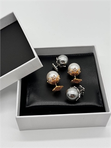 {{productViewItem.photos[photoViewList.activeNavIndex].Alt || productViewItem.photos[photoViewList.activeNavIndex].Description || 'Серьги MIU MIU'}}
