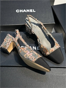 {{productViewItem.photos[photoViewList.activeNavIndex].Alt || productViewItem.photos[photoViewList.activeNavIndex].Description || 'Туфли CHANEL'}}