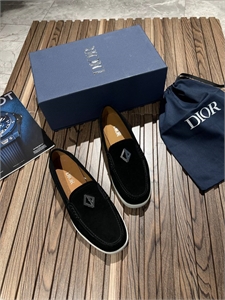{{productViewItem.photos[photoViewList.activeNavIndex].Alt || productViewItem.photos[photoViewList.activeNavIndex].Description || 'Лоферы DIOR'}}