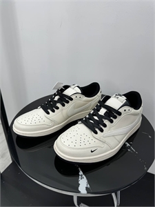 {{productViewItem.photos[photoViewList.activeNavIndex].Alt || productViewItem.photos[photoViewList.activeNavIndex].Description || 'Кеды DIOR'}}