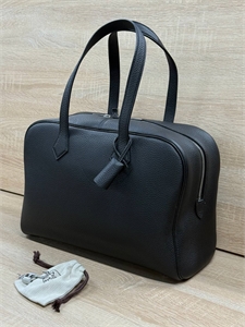 {{productViewItem.photos[photoViewList.activeNavIndex].Alt || productViewItem.photos[photoViewList.activeNavIndex].Description || 'Сумка HERMES'}}