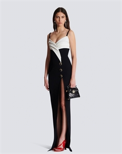 {{productViewItem.photos[photoViewList.activeNavIndex].Alt || productViewItem.photos[photoViewList.activeNavIndex].Description || 'Платье BALMAIN'}}