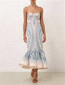 {{productViewItem.photos[photoViewList.activeNavIndex].Alt || productViewItem.photos[photoViewList.activeNavIndex].Description || 'Платье ZIMMERMANN'}}