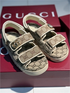 {{productViewItem.photos[photoViewList.activeNavIndex].Alt || productViewItem.photos[photoViewList.activeNavIndex].Description || 'Сандалии GUCCI'}}