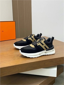 {{productViewItem.photos[photoViewList.activeNavIndex].Alt || productViewItem.photos[photoViewList.activeNavIndex].Description || 'Кроссовки HERMES'}}