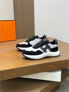 {{productViewItem.photos[photoViewList.activeNavIndex].Alt || productViewItem.photos[photoViewList.activeNavIndex].Description || 'Кроссовки HERMES'}}