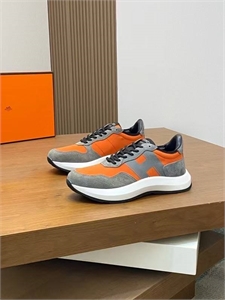 {{productViewItem.photos[photoViewList.activeNavIndex].Alt || productViewItem.photos[photoViewList.activeNavIndex].Description || 'Кроссовки HERMES'}}
