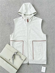 {{productViewItem.photos[photoViewList.activeNavIndex].Alt || productViewItem.photos[photoViewList.activeNavIndex].Description || 'Костюм BC с шортами'}}
