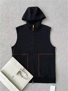 {{productViewItem.photos[photoViewList.activeNavIndex].Alt || productViewItem.photos[photoViewList.activeNavIndex].Description || 'Костюм BC с шортами'}}