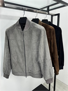 {{productViewItem.photos[photoViewList.activeNavIndex].Alt || productViewItem.photos[photoViewList.activeNavIndex].Description || 'Бомбер ZEGNA'}}