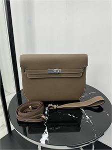 {{productViewItem.photos[photoViewList.activeNavIndex].Alt || productViewItem.photos[photoViewList.activeNavIndex].Description || 'Клатч барсетка HERMES'}}