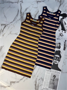 {{productViewItem.photos[photoViewList.activeNavIndex].Alt || productViewItem.photos[photoViewList.activeNavIndex].Description || 'Платье PRADA'}}