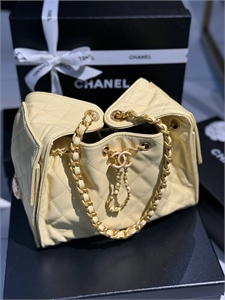 {{productViewItem.photos[photoViewList.activeNavIndex].Alt || productViewItem.photos[photoViewList.activeNavIndex].Description || 'Сумка CHANEL'}}