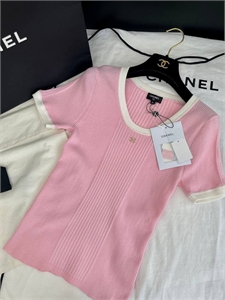{{productViewItem.photos[photoViewList.activeNavIndex].Alt || productViewItem.photos[photoViewList.activeNavIndex].Description || 'Кофта CHANEL'}}