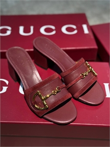{{productViewItem.photos[photoViewList.activeNavIndex].Alt || productViewItem.photos[photoViewList.activeNavIndex].Description || 'Босоножки GUCCI'}}
