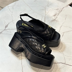 {{productViewItem.photos[photoViewList.activeNavIndex].Alt || productViewItem.photos[photoViewList.activeNavIndex].Description || 'Босоножки CHANEL'}}