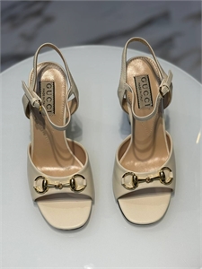 {{productViewItem.photos[photoViewList.activeNavIndex].Alt || productViewItem.photos[photoViewList.activeNavIndex].Description || 'Босоножки GUCCI'}}