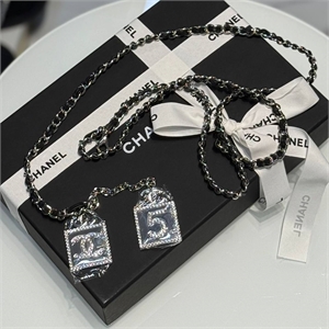 {{productViewItem.photos[photoViewList.activeNavIndex].Alt || productViewItem.photos[photoViewList.activeNavIndex].Description || 'Пояс CHANEL'}}