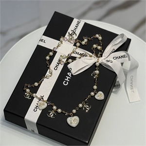 {{productViewItem.photos[photoViewList.activeNavIndex].Alt || productViewItem.photos[photoViewList.activeNavIndex].Description || 'Пояс CHANEL'}}