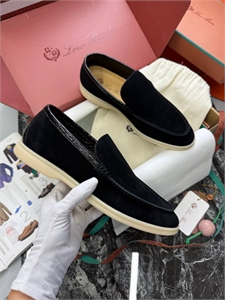 {{productViewItem.photos[photoViewList.activeNavIndex].Alt || productViewItem.photos[photoViewList.activeNavIndex].Description || 'Лоферы LP со вставками крокодила'}}
