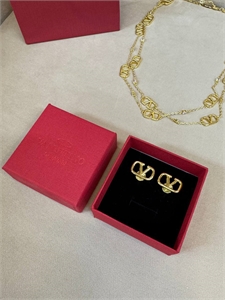 {{productViewItem.photos[photoViewList.activeNavIndex].Alt || productViewItem.photos[photoViewList.activeNavIndex].Description || 'Серьги VALENTINO'}}