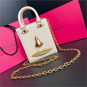 {{productViewItem.photos[photoViewList.activeNavIndex].Alt || productViewItem.photos[photoViewList.activeNavIndex].Description || 'Сумка Schiaparelli'}}