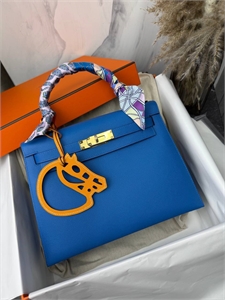 {{productViewItem.photos[photoViewList.activeNavIndex].Alt || productViewItem.photos[photoViewList.activeNavIndex].Description || 'Сумка HERMES'}}
