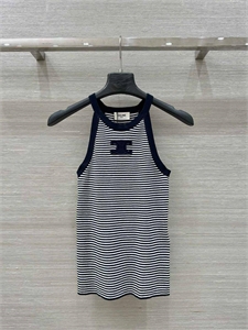 {{productViewItem.photos[photoViewList.activeNavIndex].Alt || productViewItem.photos[photoViewList.activeNavIndex].Description || 'Топ CELINE'}}