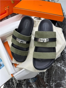 {{productViewItem.photos[photoViewList.activeNavIndex].Alt || productViewItem.photos[photoViewList.activeNavIndex].Description || 'Тапочки HERMES'}}