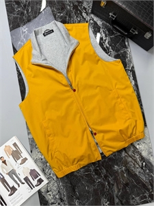 {{productViewItem.photos[photoViewList.activeNavIndex].Alt || productViewItem.photos[photoViewList.activeNavIndex].Description || 'Жилет KITON'}}