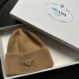 Шапка Prada 13723