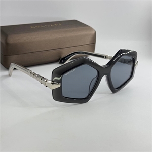 {{productViewItem.photos[photoViewList.activeNavIndex].Alt || productViewItem.photos[photoViewList.activeNavIndex].Description || 'Очки BVLGARI'}}