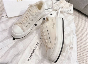 {{productViewItem.photos[photoViewList.activeNavIndex].Alt || productViewItem.photos[photoViewList.activeNavIndex].Description || 'Кеды DIOR'}}