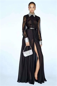 {{productViewItem.photos[photoViewList.activeNavIndex].Alt || productViewItem.photos[photoViewList.activeNavIndex].Description || 'Платье VALENTINO'}}