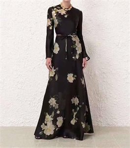 {{productViewItem.photos[photoViewList.activeNavIndex].Alt || productViewItem.photos[photoViewList.activeNavIndex].Description || 'Платье ZIMMERMANN'}}