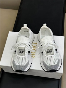 {{productViewItem.photos[photoViewList.activeNavIndex].Alt || productViewItem.photos[photoViewList.activeNavIndex].Description || 'Кроссовки DIOR'}}