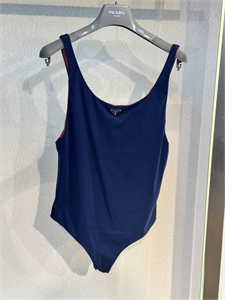 {{productViewItem.photos[photoViewList.activeNavIndex].Alt || productViewItem.photos[photoViewList.activeNavIndex].Description || 'Купальник PRADA'}}